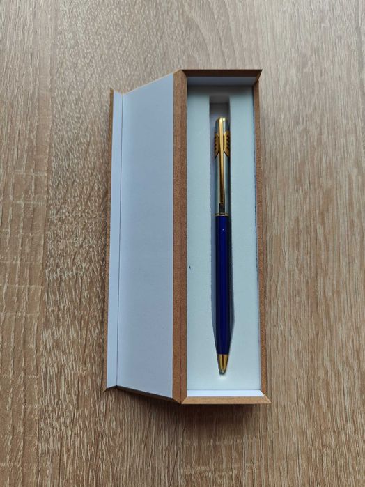 Ручка в подарунковому футлярі