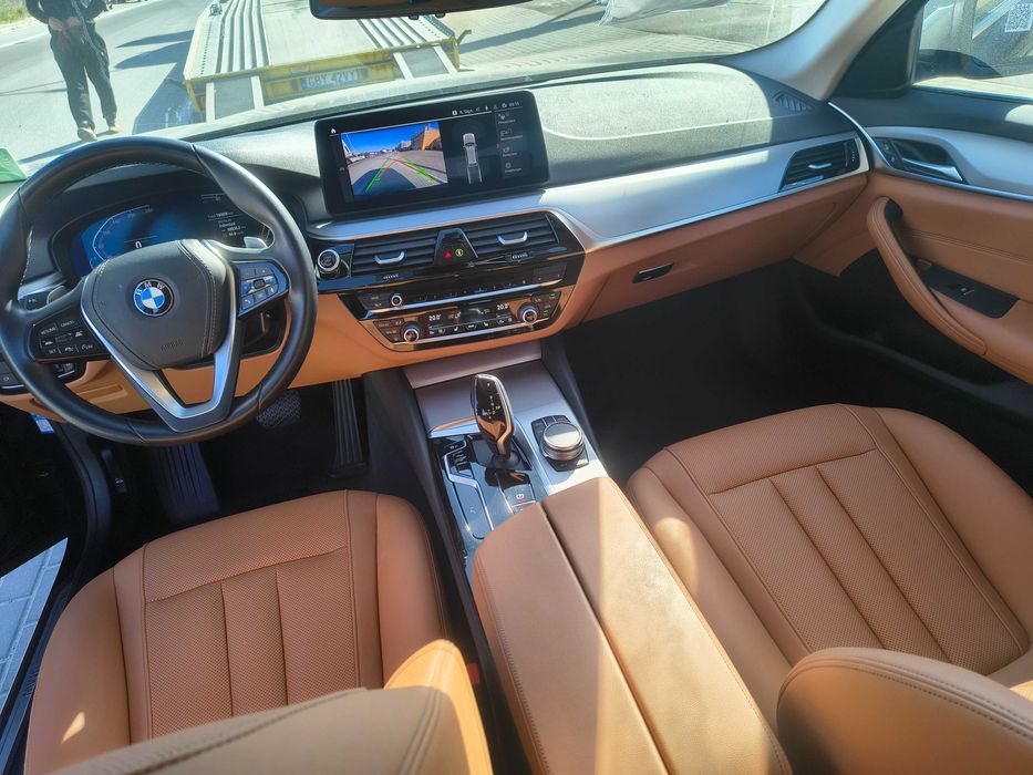 BMW 5 2022 Pełny serwis ASO koniakowe skóry 1 właściciel ideał nowe opony