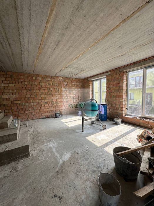 Продам котедж від власника у центрі мікрорайона Жовтневого