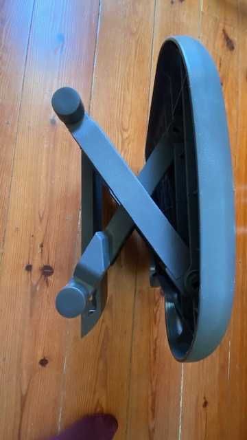 Apoio de pés para secretária como novo