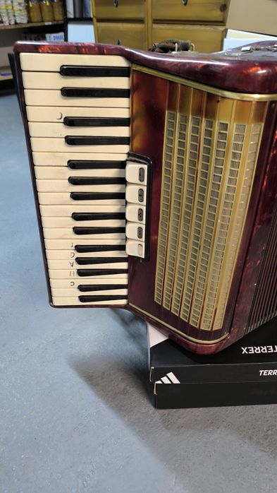 Akordeon Weltmeister 80