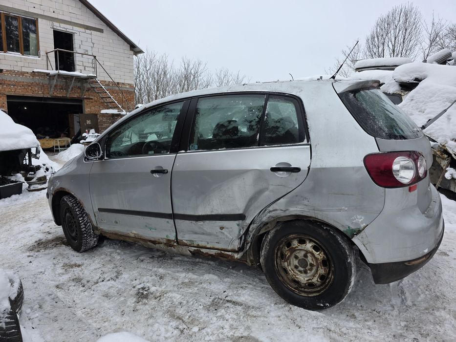 Volkswagen Golf 5+ 2006рік 1.6 бензин