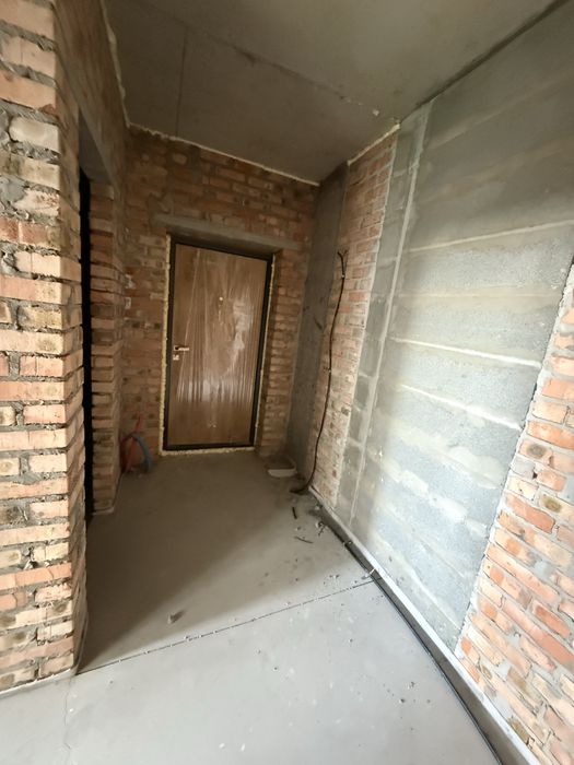 Продаж дворівневої квартири.  Вид на ліс!