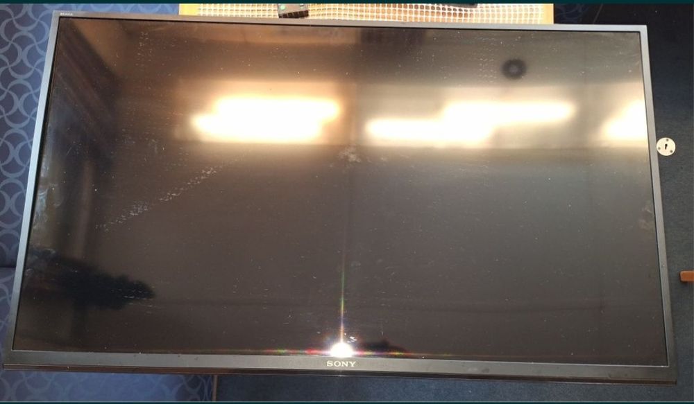 SONY. Model KDL - 40WE660 (на запчасти).