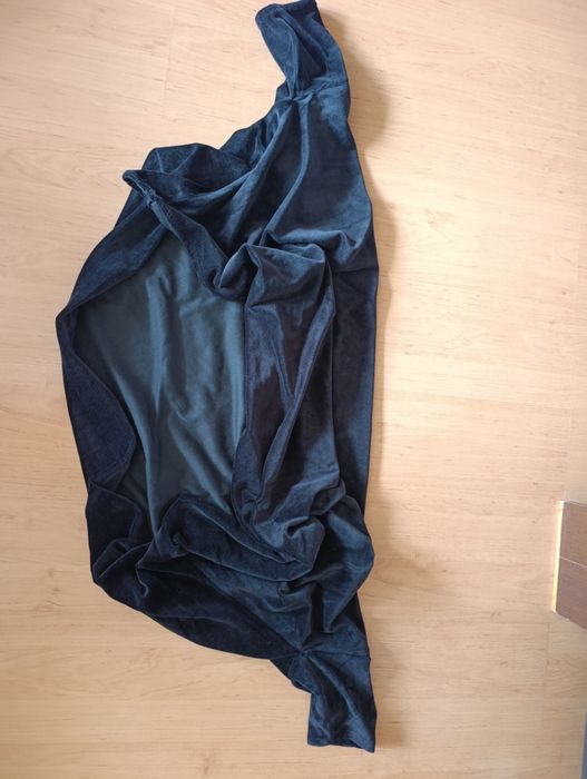 Ubrania damskie: bluzka, spodnie, spodenki, sukienka,