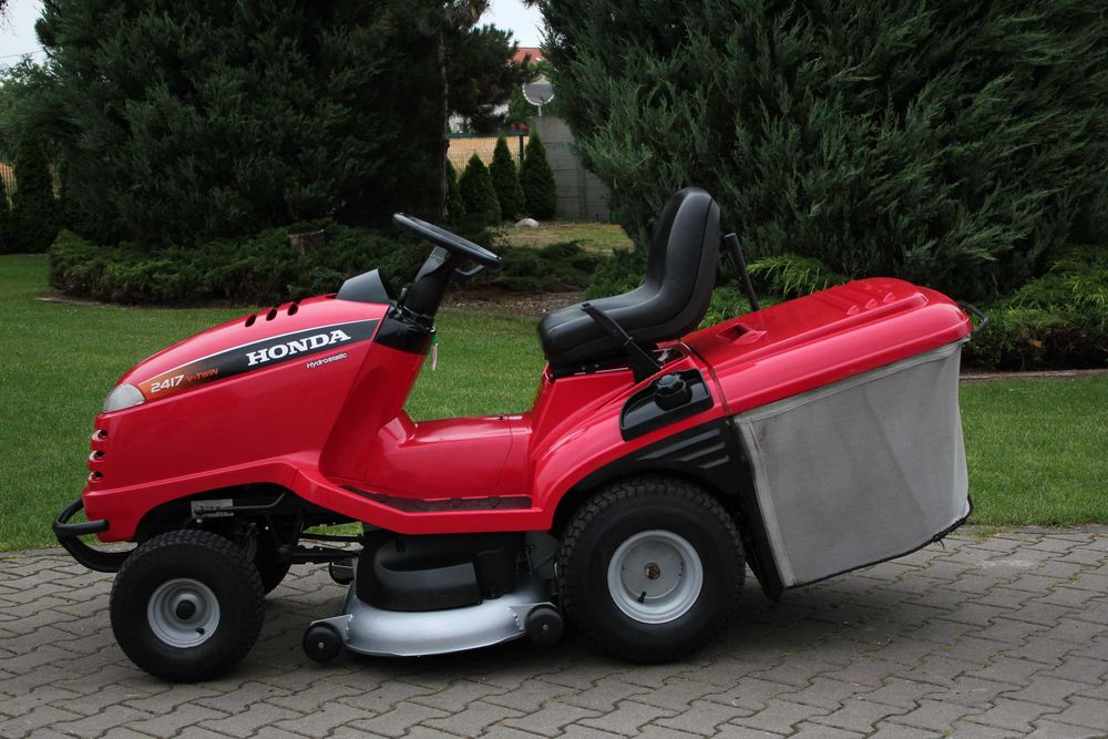 Honda 2417 V2  TRAKTOREK Kosiarka