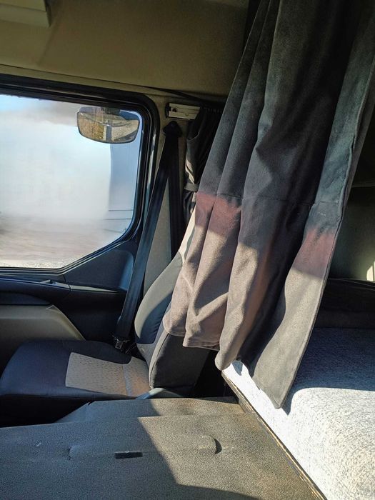 Camião, pesado de mercadorias em bom estado.