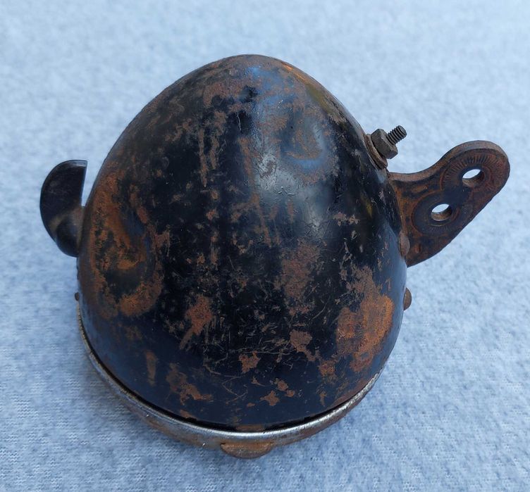 Stara przedwojenna lampa motower rower