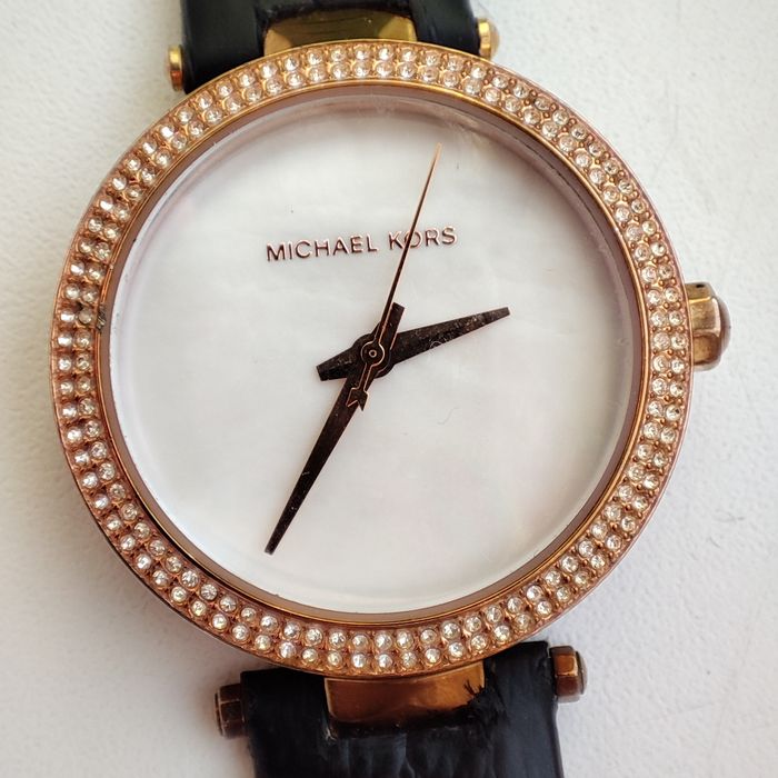 Продам женские часы Michael Kors!
