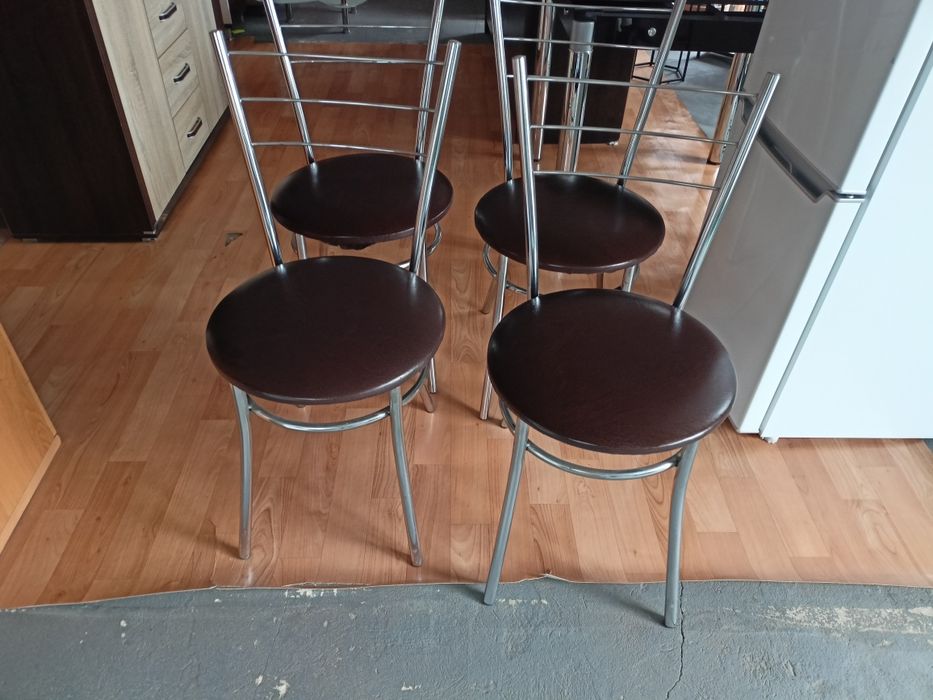 Krzeska kuchenne w bardzo dobrym stanie!!!