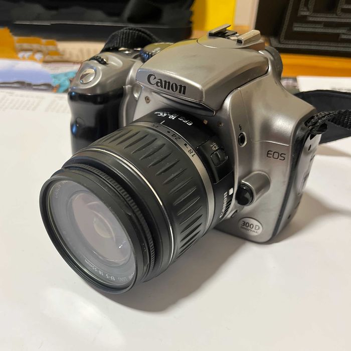 CANON EOS 300 D usada