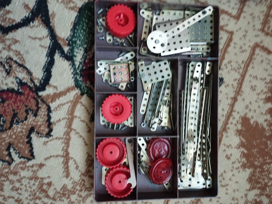 Продам детский конструктор механика,пазлы