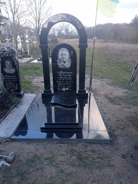 Гранитные памятники из гранита на могилу, кладбище Нежин и рядом