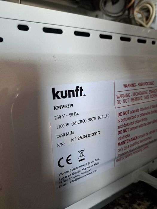 Micro-ondas Kunft com Grill 900W