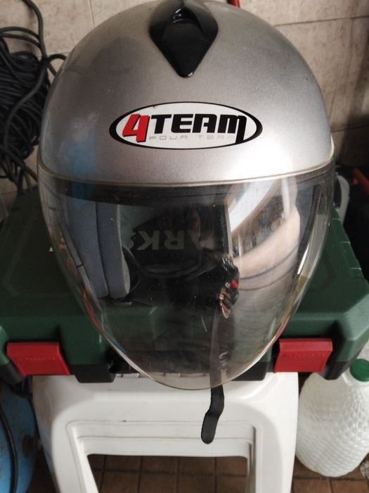 Vendo dois capacetes