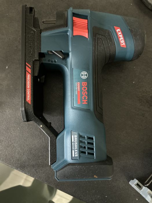 Polerka akumulatorowa bosch GPO 12V-77