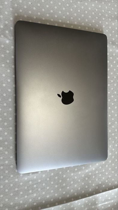 Apple Macbook Pro 13” (2017)