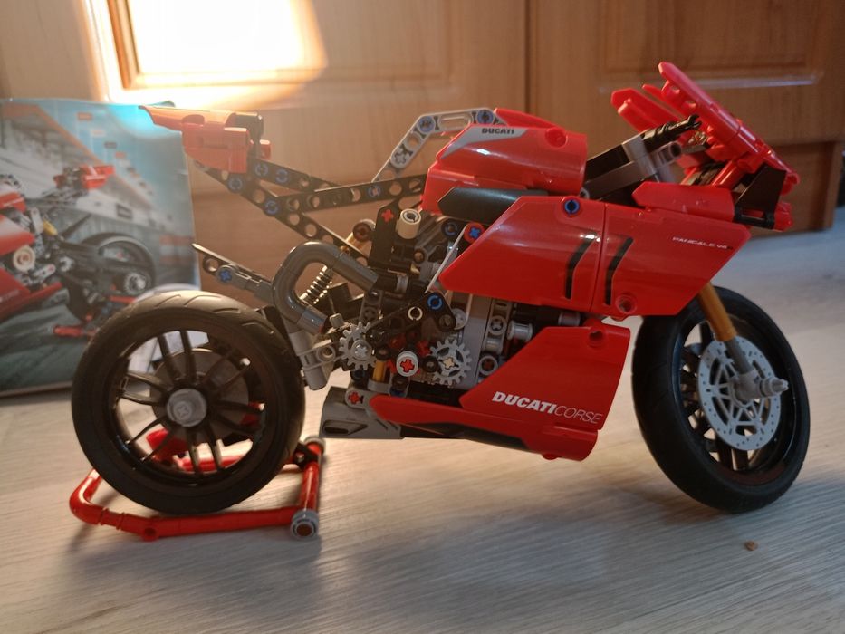 ちゃびん Lego technic Ducati 42107 Burkatów • OLX.pl