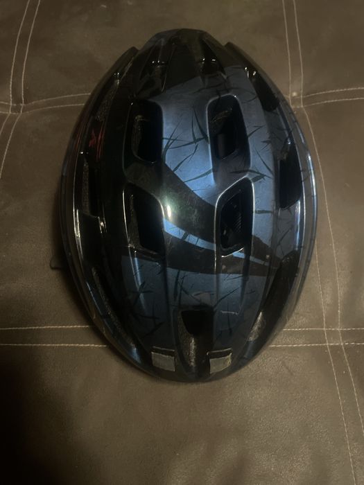 Велосипедный шлем GIRO