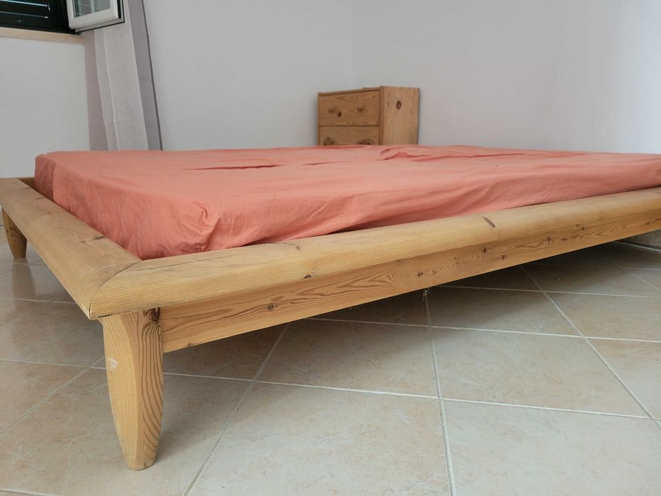 Cama de casal madeira e colchão