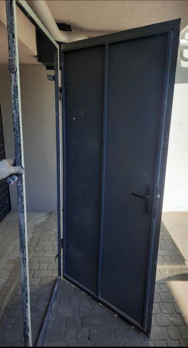 Двери входные металлические