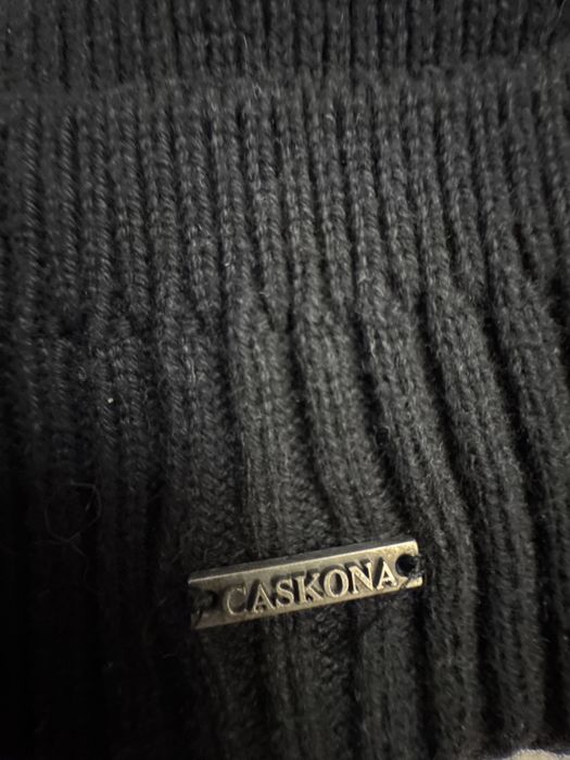 Зимняя теплая шапка на флисе