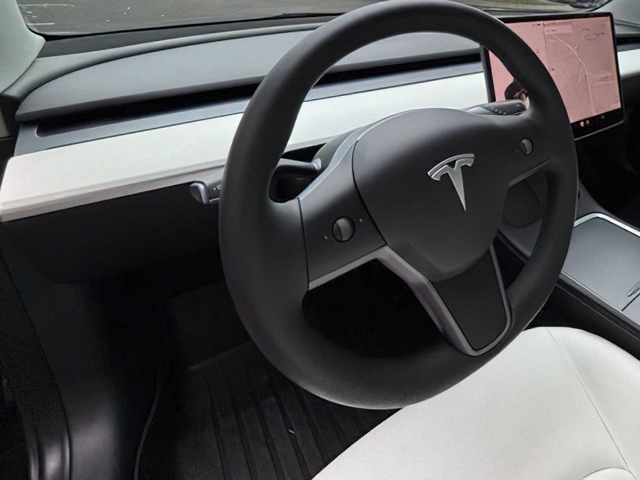 Tesla Model 3 Long Range      2022