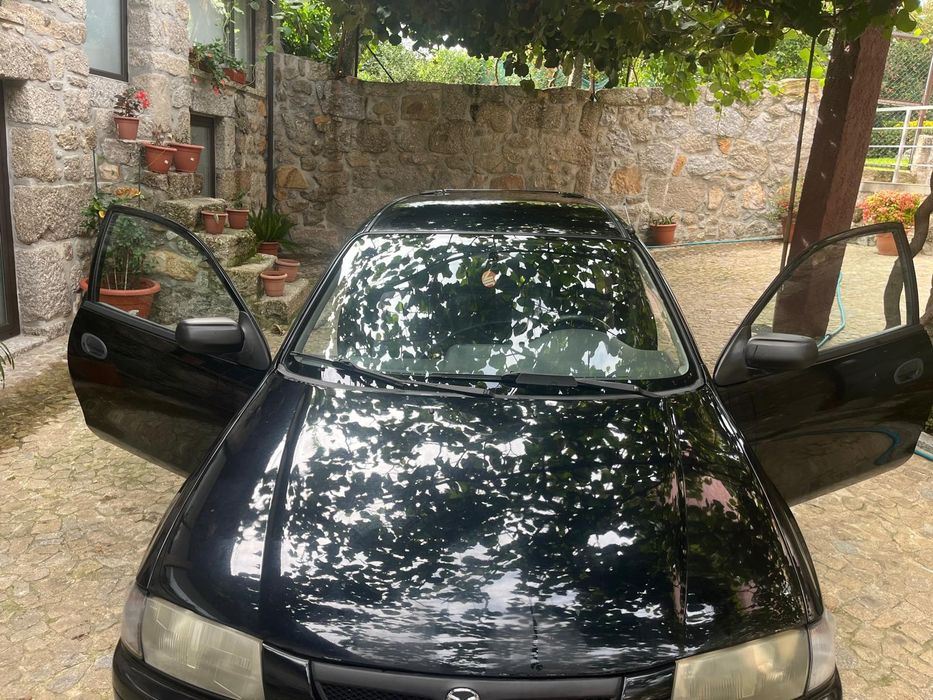 Mazda 323 2.0d comercial