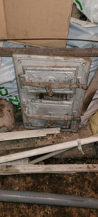 Drzwi do  pieca  kaflowego