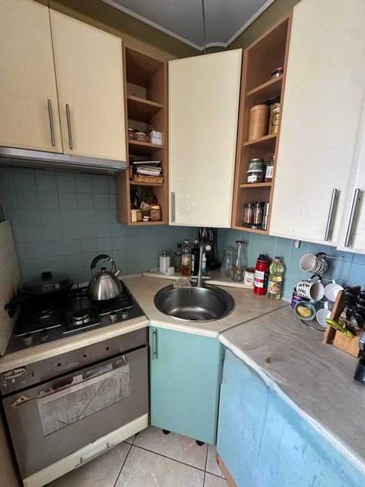 Продам двухкомнатную квартиру на Пл.Толбухина