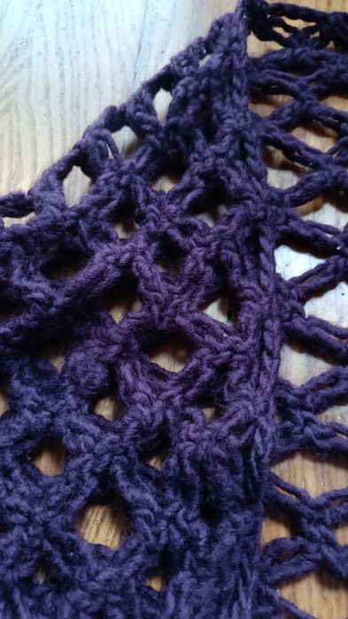 Ręcznie robiona ażurowa chusta z wełny handmade wool Boho chic