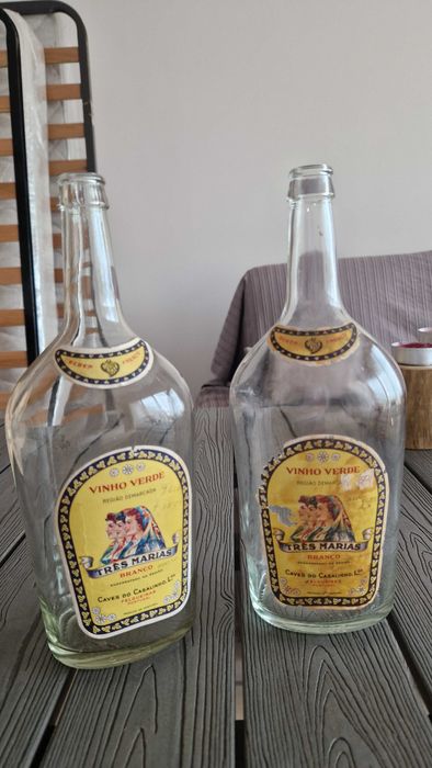 2 garrafas vinho branco "Três Marias"