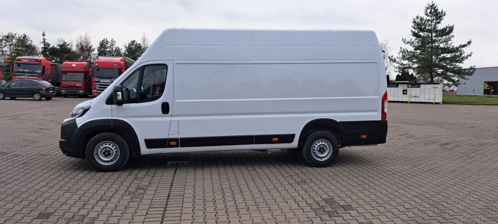 Wynajem busa dostawczaka z kierowcą od 4 zł/km