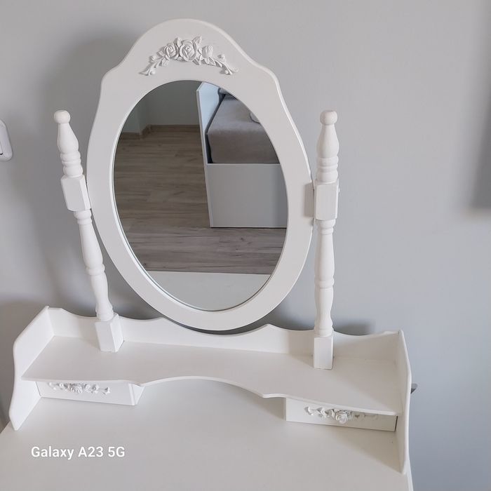 TOALETKA biała z szufladami