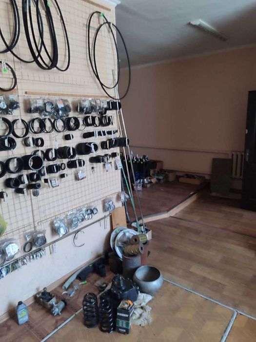 Продам  виробничо складськi примiщення Пр-т Миру 243. м.Чернiгiв