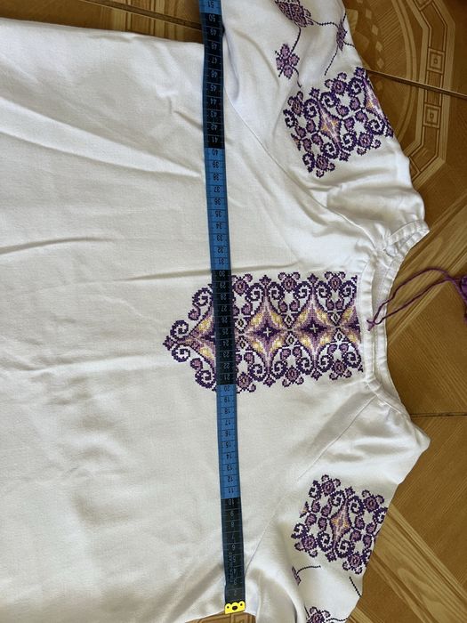 Вишита сорочка для дівчинки як нова.