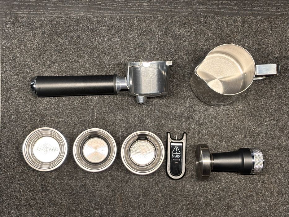 Кавоварка DELONGHI Dedica Arte EC885.GY