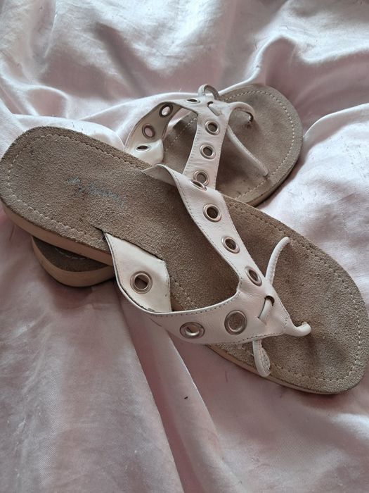 Klapki białe japonki