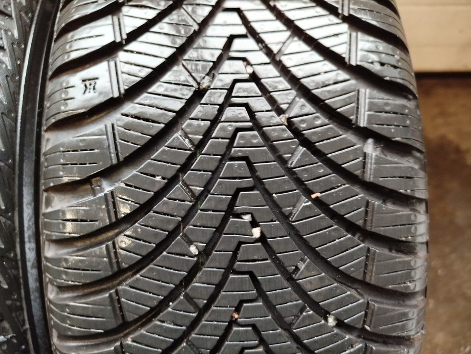 Opony całoroczne Kumho 205/55R16