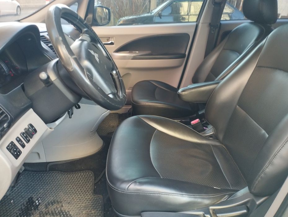 Продам мітсубісі Грандіс