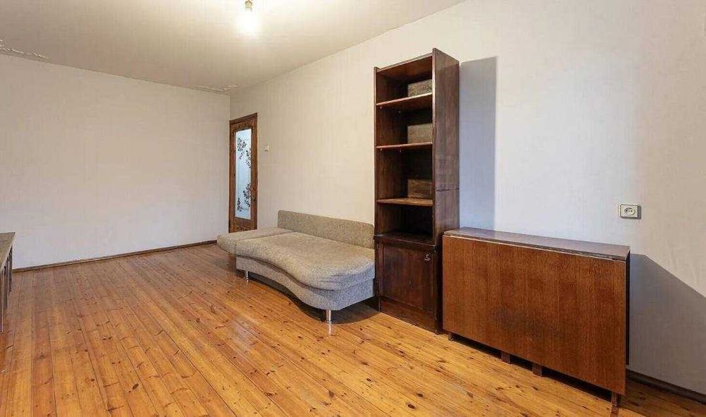 Продається 2к квартира по вулиці Коломийська