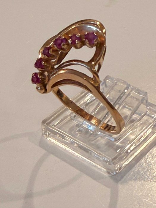 pierśconek rubiny CCCP próba 583 złoto ZSRR 420 zł za gram