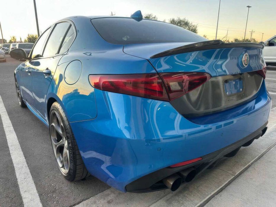 Alfa Romeo Giulia      2018