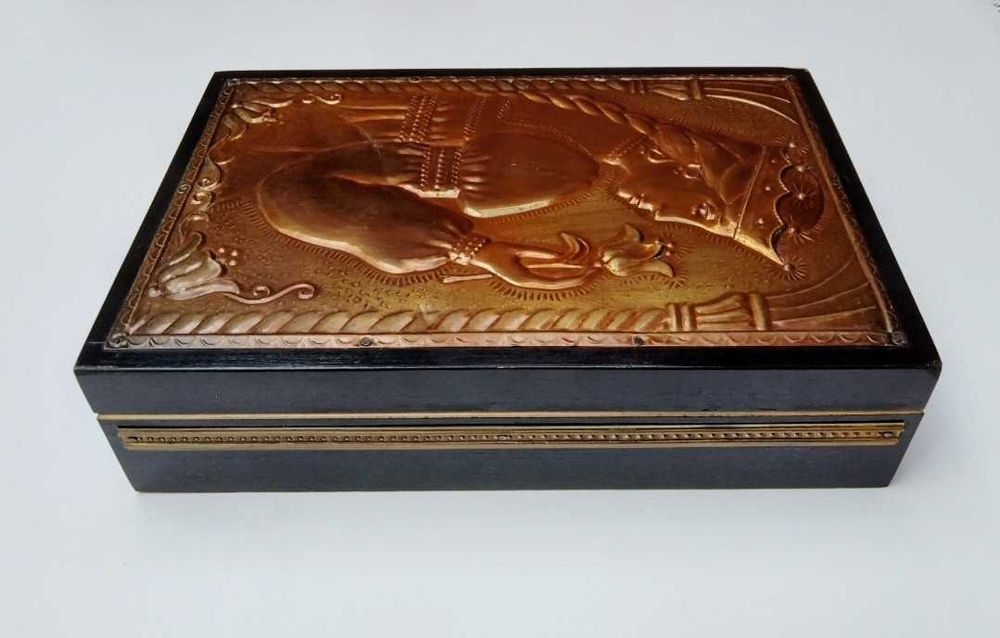 Шкатулка - чеканка СССР