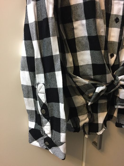 Conjunto calção cinza matizado e blusa da Bershka