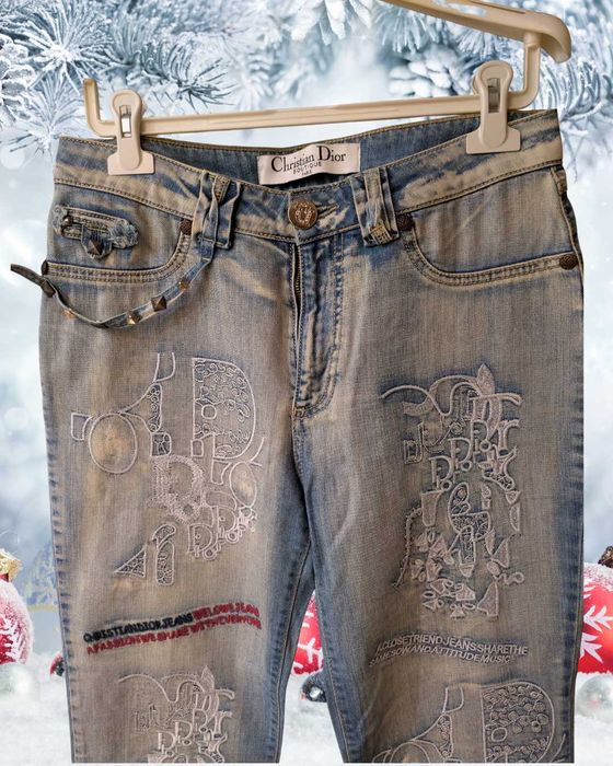 Джинси жіночі з вишивкою Christian Dior