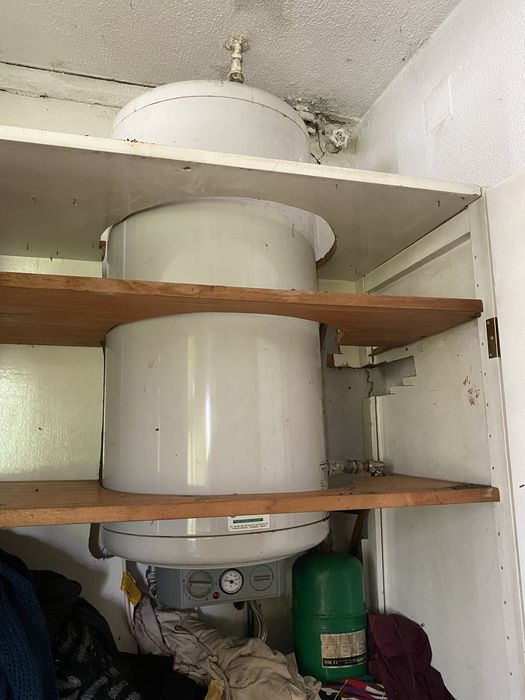 Acumulador térmico de 80 litros usado.