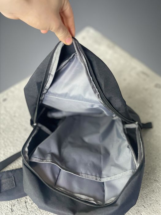 Рюкзак The North Face  / міський та туристичний / чорний