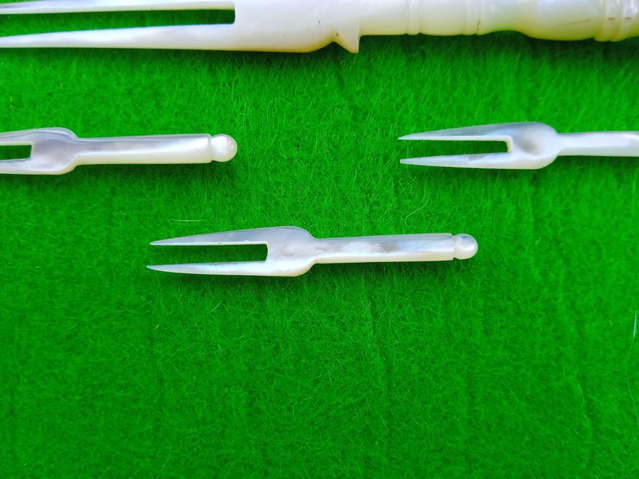 Conjunto de 4 Garfos em Madrepérola438045134878812163