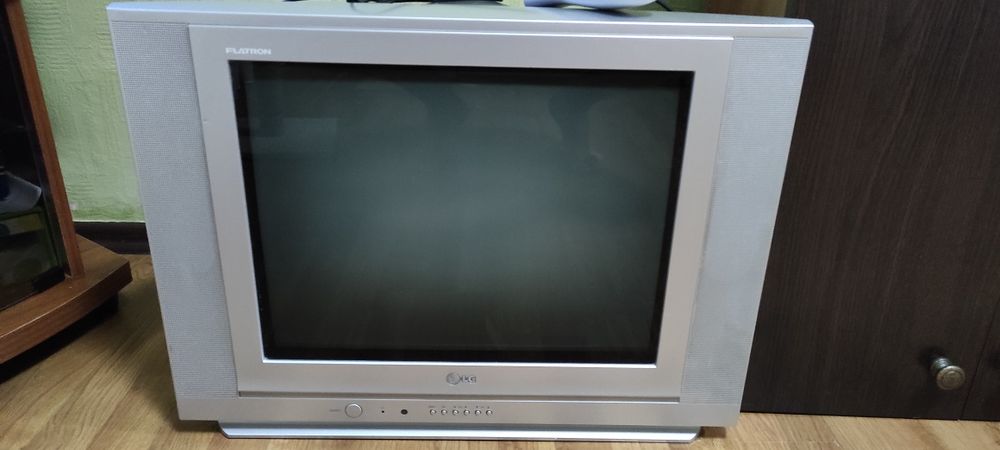 Телевізор LG RT-21FD40RX